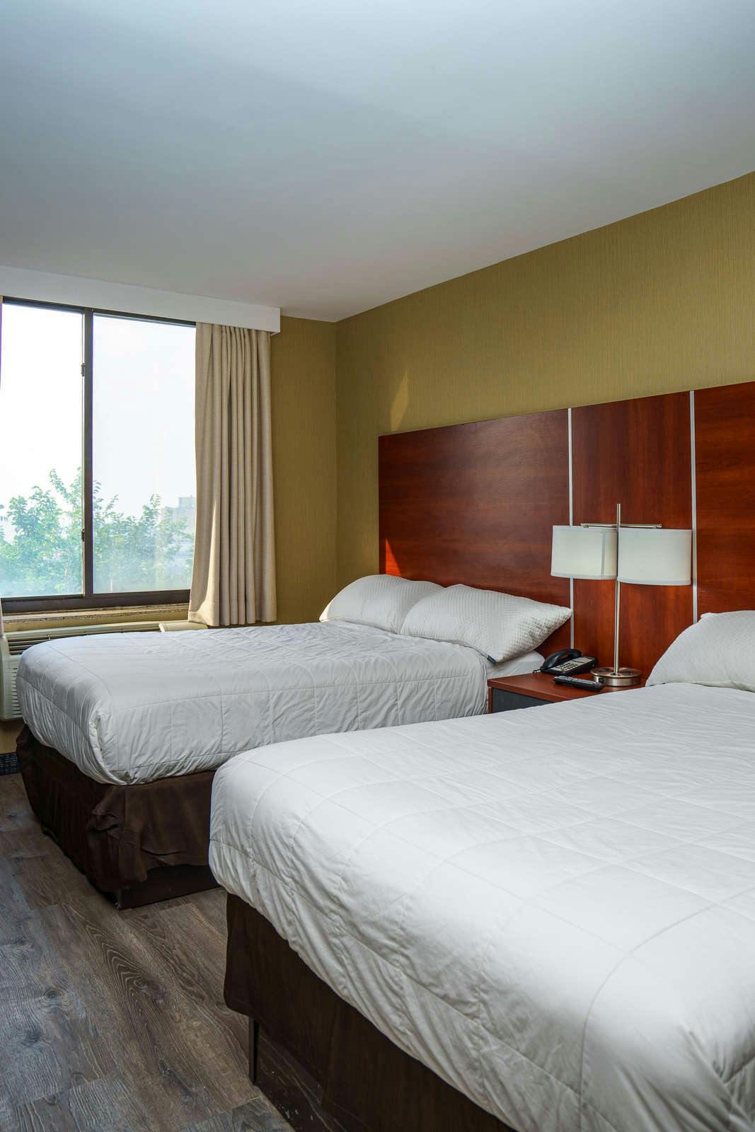 Hotel Sky Hotel Flushing photo 2