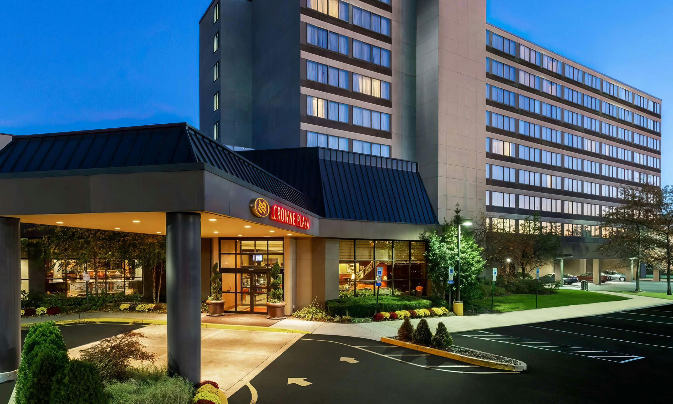 Crowne Plaza Englewood, an IHG Hotel