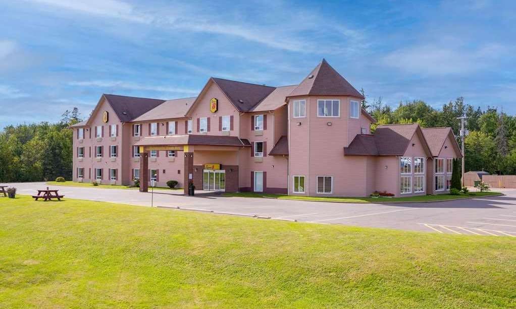 Super 8 by Wyndham Amherst NS