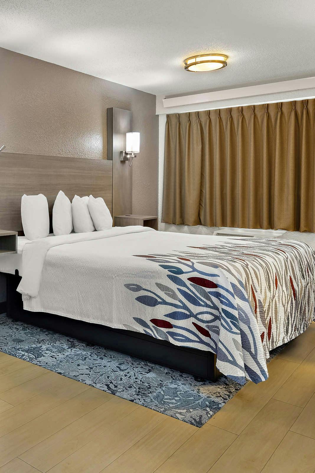 Hotel Red Roof Inn Cleveland - Westlake photo 2