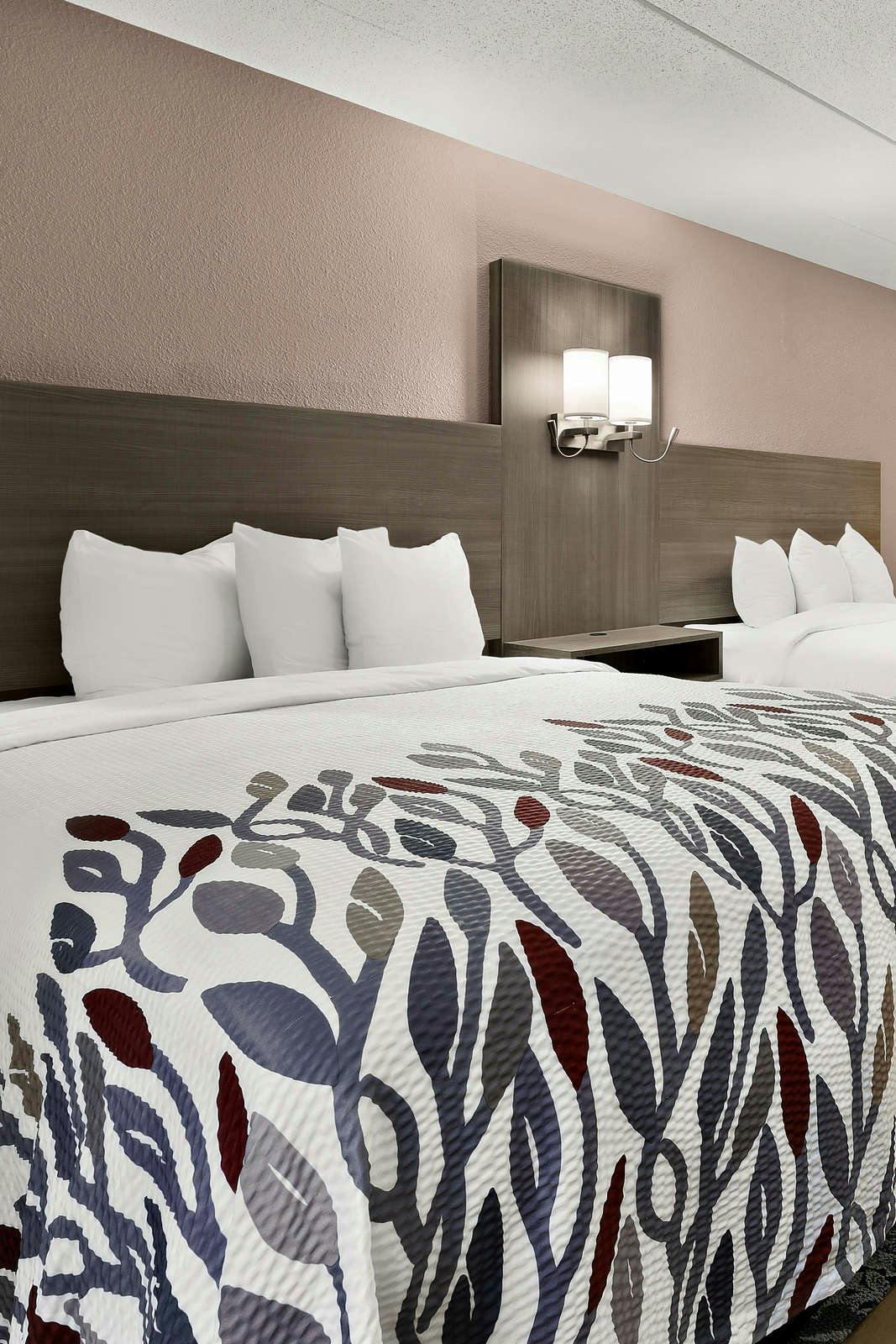 Hotel Red Roof Inn Cleveland - Westlake photo 4