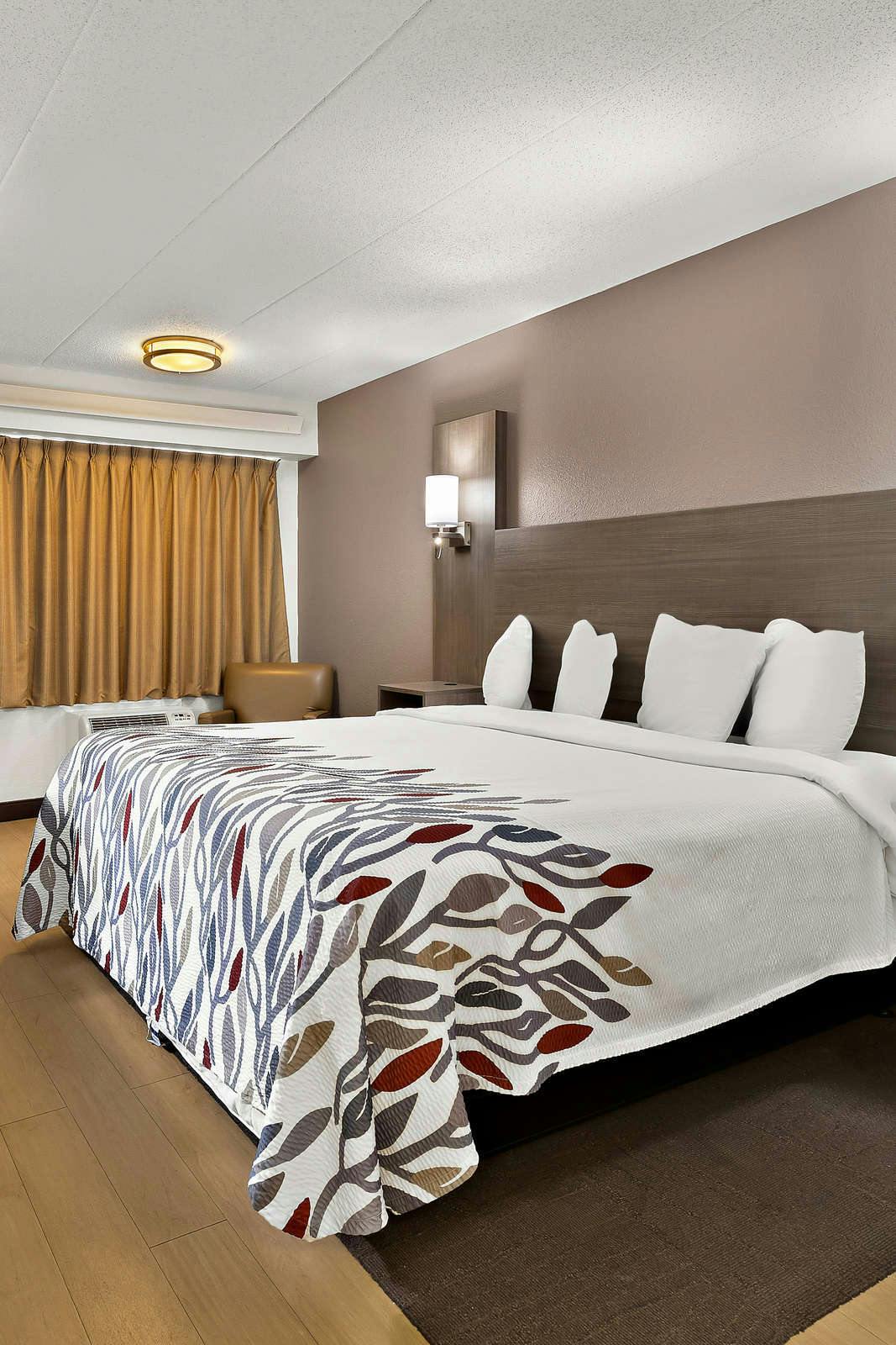 Hotel Red Roof Inn Cleveland - Westlake photo 1