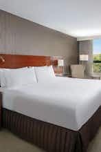 Hotel Sonesta Charlotte Lower South End photo 1