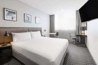 Hotel Holiday Inn & Suites Sydney Bondi Junction photo 1