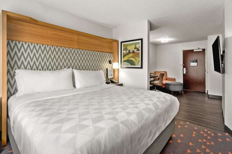 Hotel Holiday Inn & Suites Bothell photo 1