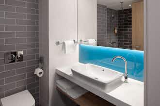 Hotel Holiday Inn Express Aarburg Oftringen photo 4