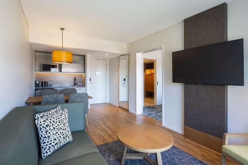 Hotel Holiday Inn Express & Suites Queenstown photo 4