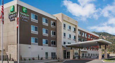 Holiday Inn Express & Suites Ukiah