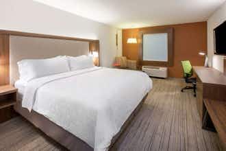 Hotel Holiday Inn Express & Suites Lindale photo 1
