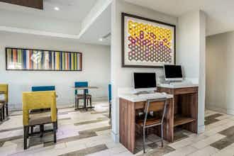 Hotel Holiday Inn Express & Suites Tulsa East Catoosa photo 4