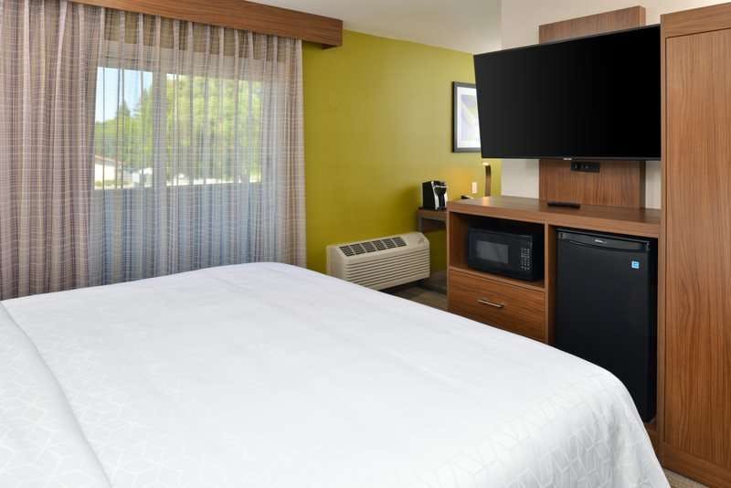 Hotel Holiday Inn Express Santa Rosa North photo 3