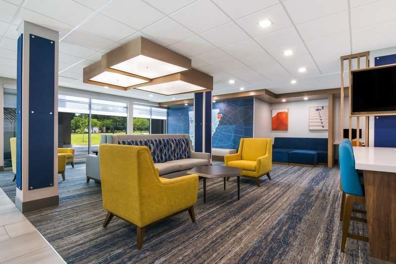 Hotel Holiday Inn Express & Suites Springdale Fayetteville Area photo 5