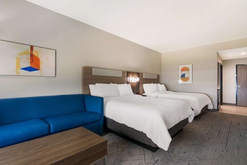 Hotel Holiday Inn Express & Suites Springdale Fayetteville Area photo 4