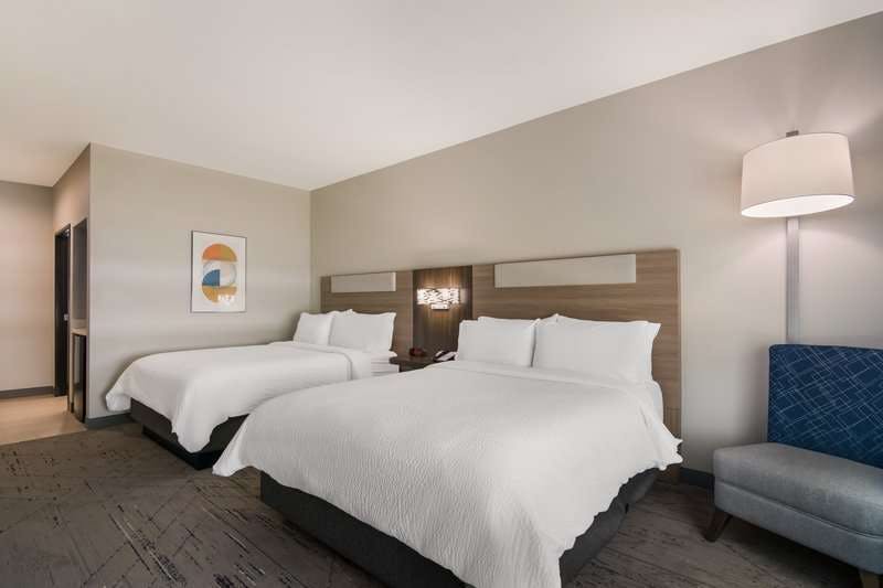 Hotel Holiday Inn Express & Suites Springdale Fayetteville Area photo 1