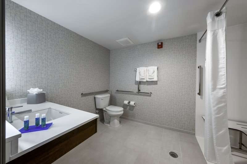 Hotel Holiday Inn Express & Suites Staunton photo 2