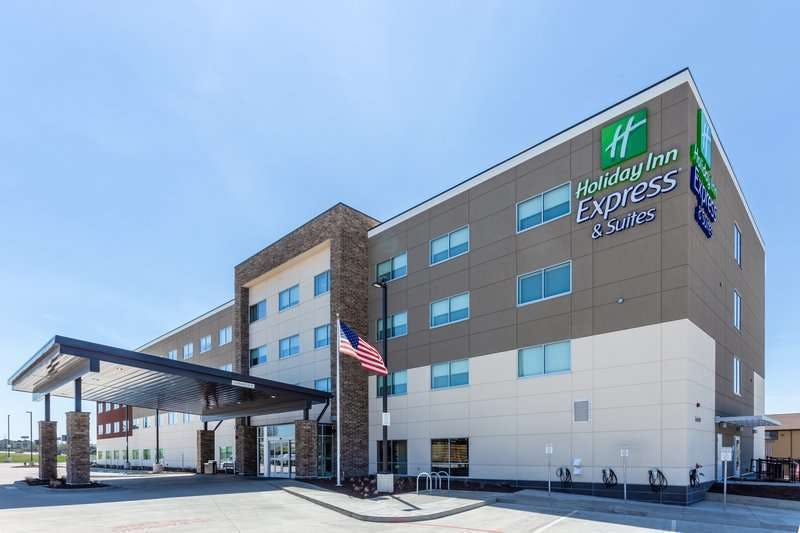 Holiday Inn Express & Suites Springfield North