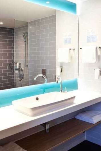 Hotel Holiday Inn Express & Suites Basel Allschwil photo 3