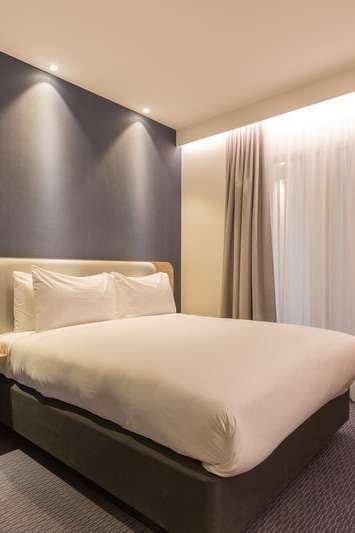 Hotel Holiday Inn Express Brussels Grand Place photo 2