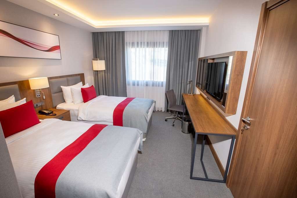 Hotel Ramada by Wyndham Izmir Aliaga photo 3