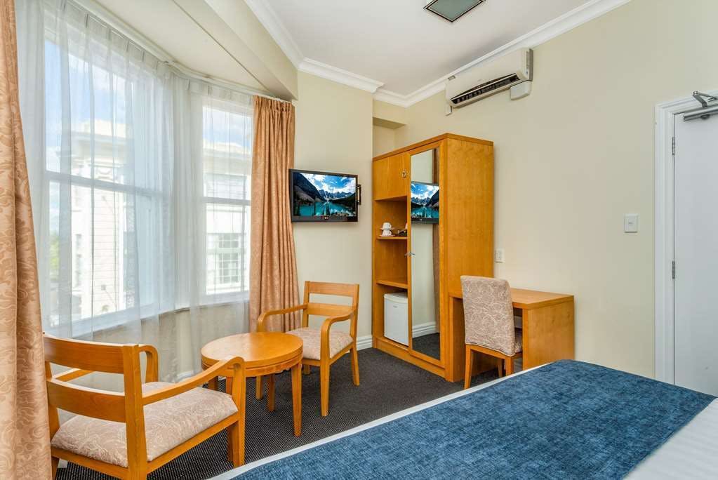 Hotel Ramada by Wyndham Hamilton City Center photo 2