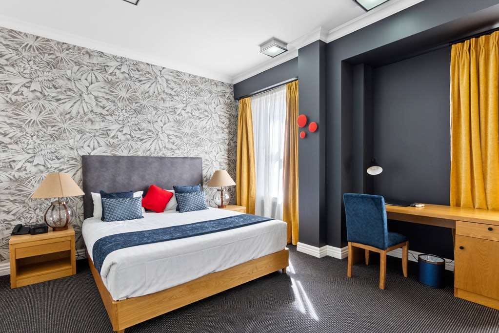 Hotel Ramada by Wyndham Hamilton City Center photo 1