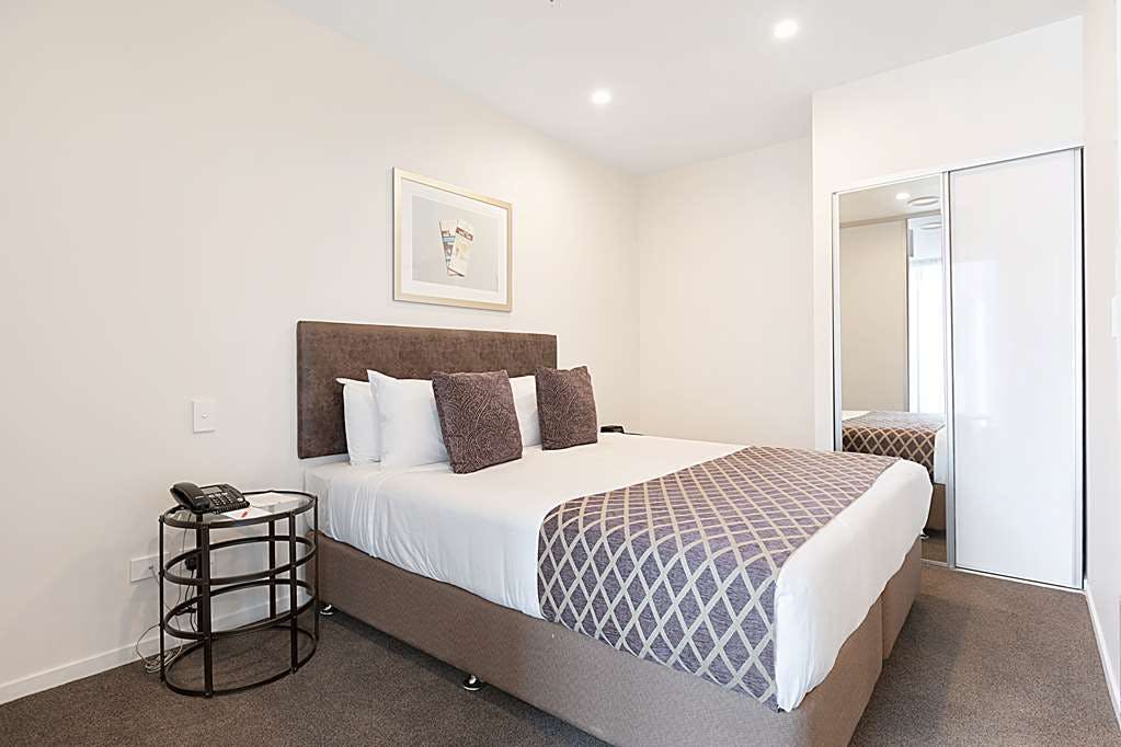 Ramada Suites By Wyndham Victoria Street West