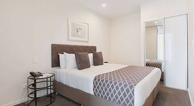 Ramada Suites By Wyndham Victoria Street West