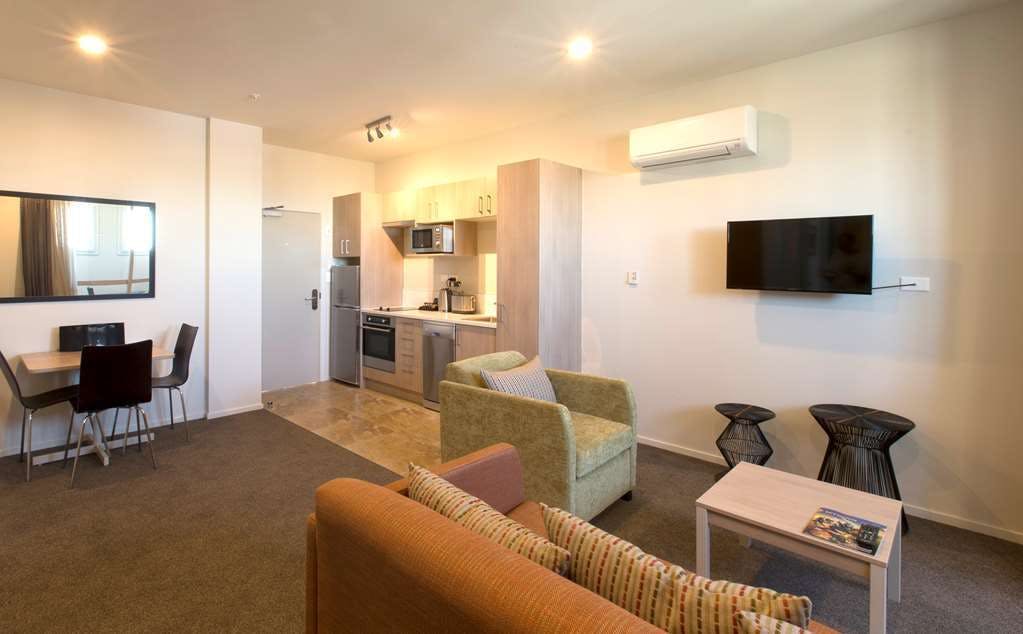 Hotel Ramada Suites by Wyndham Christchurch City photo 2