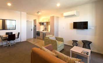 Hotel Ramada Suites by Wyndham Christchurch City photo 2
