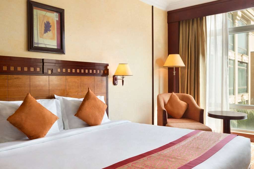 Hotel Ramada by Wyndham Riyadh photo 2