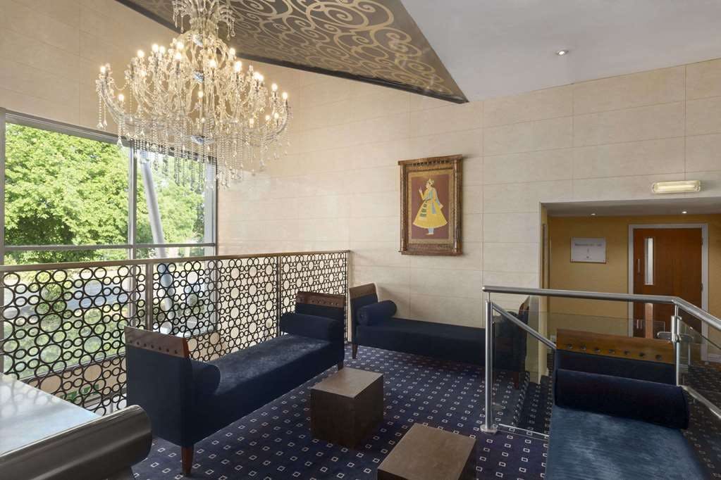 Hotel Ramada by Wyndham Oldbury Birmingham photo 4