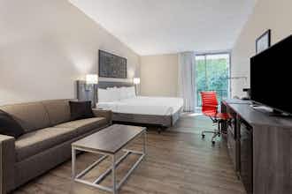 Hotel Ramada Hartford North Airport photo 1