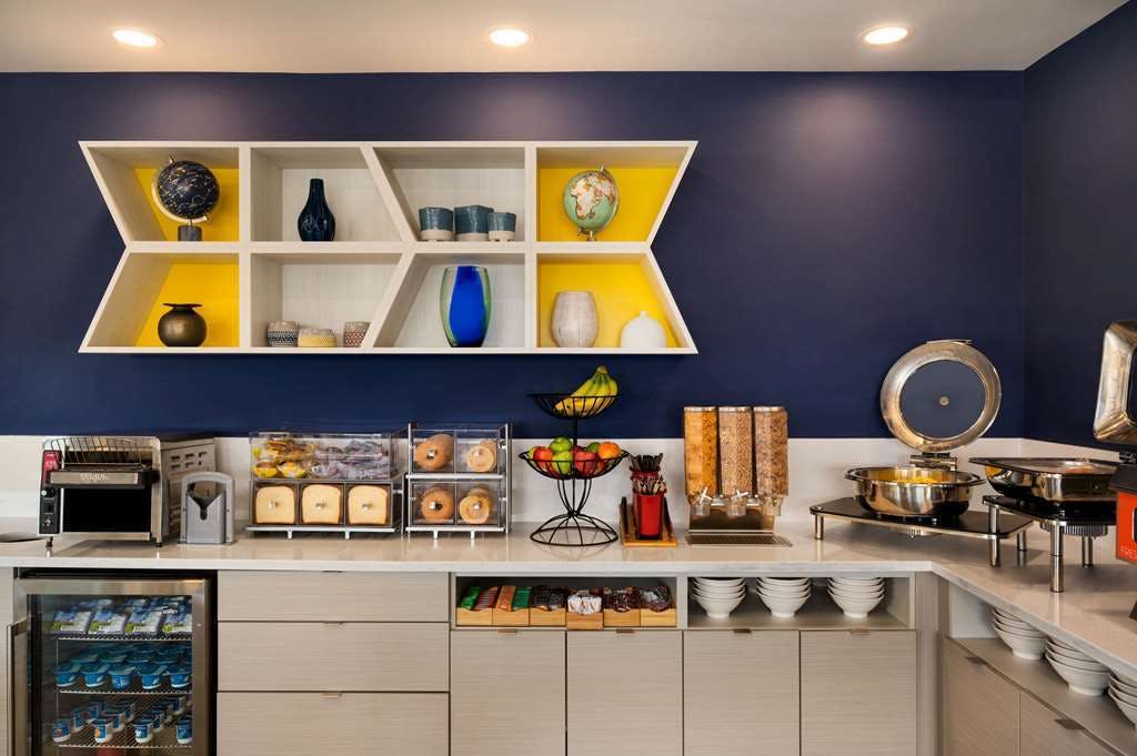 Hotel Microtel Inn & Suites by Wyndham Aurora photo 5