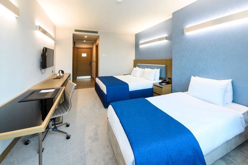 Hotel La Quinta by Wyndham Istanbul Gunesli photo 4