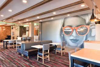 Hotel LQ Wisconsin Dells Lake Delton photo 3