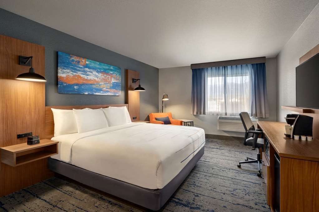 Hotel La Quinta Inn & Suites by Wyndham Springfield photo 2