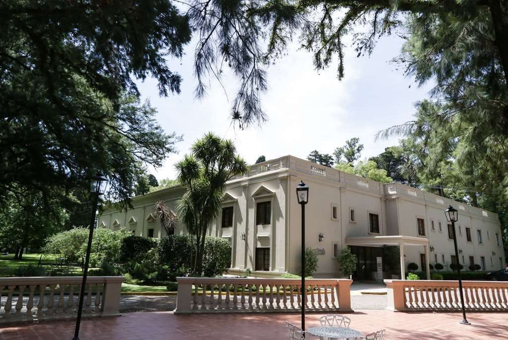 Howard Johnson by Wyndham Escobar Hotel