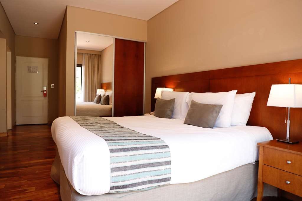 Hotel Howard Johnson by Wyndham Escobar Hotel photo 1