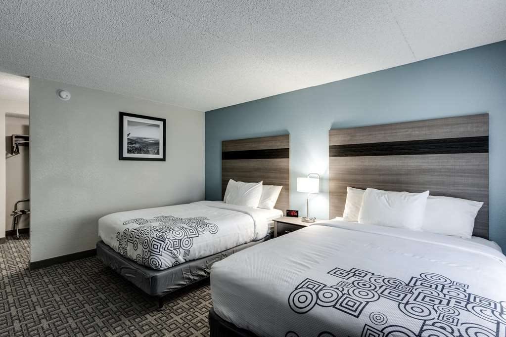 Hotel Days Inn & Suites by Wyndham Spokane photo 3