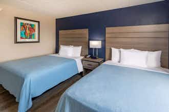 Hotel Baymont Laredo photo 2