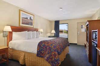 Hotel Baymont Macon I-75 photo 2