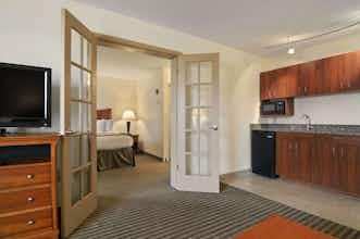 Hotel Baymont Macon I-75 photo 3
