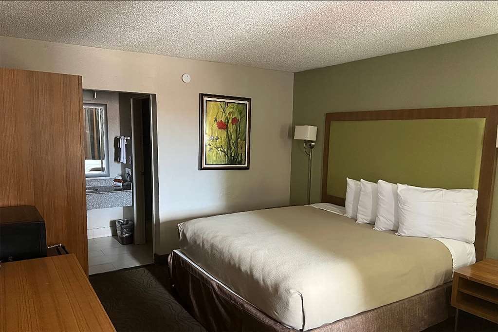 Hotel Baymont Odessa University Area photo 1