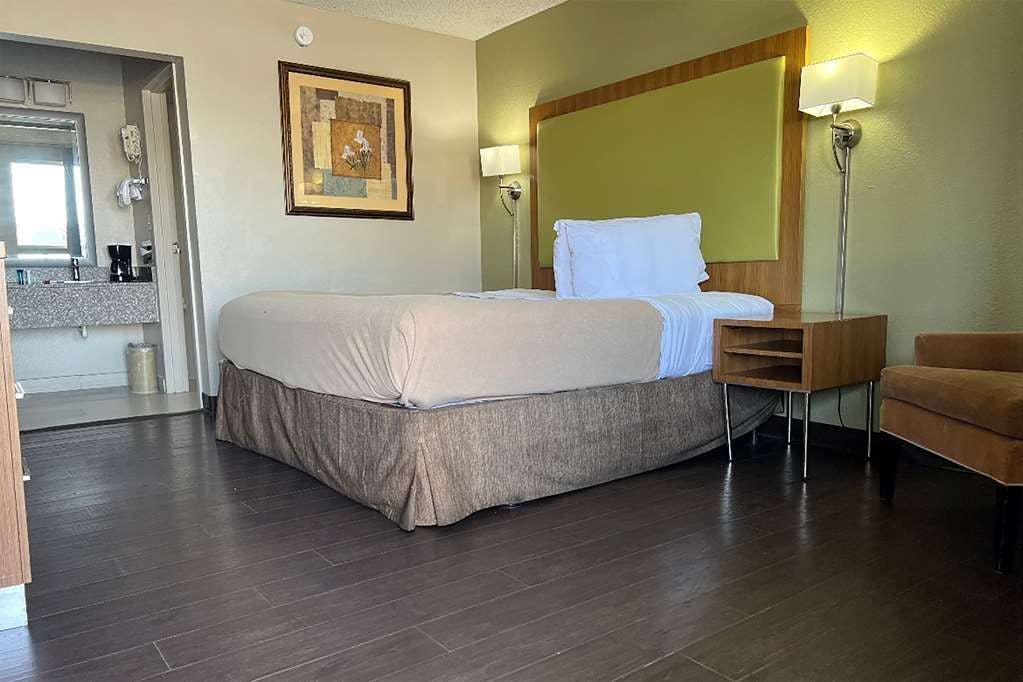 Hotel Baymont Odessa University Area photo 2