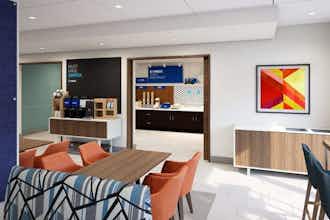 Hotel Holiday Inn Express & Suites Atlanta South Stockbridge photo 3