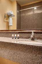 Hotel Days Inn Suites SamHstn Tlwy photo 5