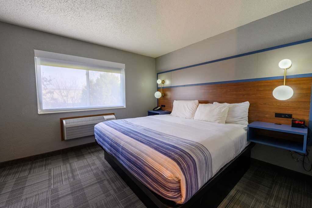 Hotel AmericInn Monroe photo 3