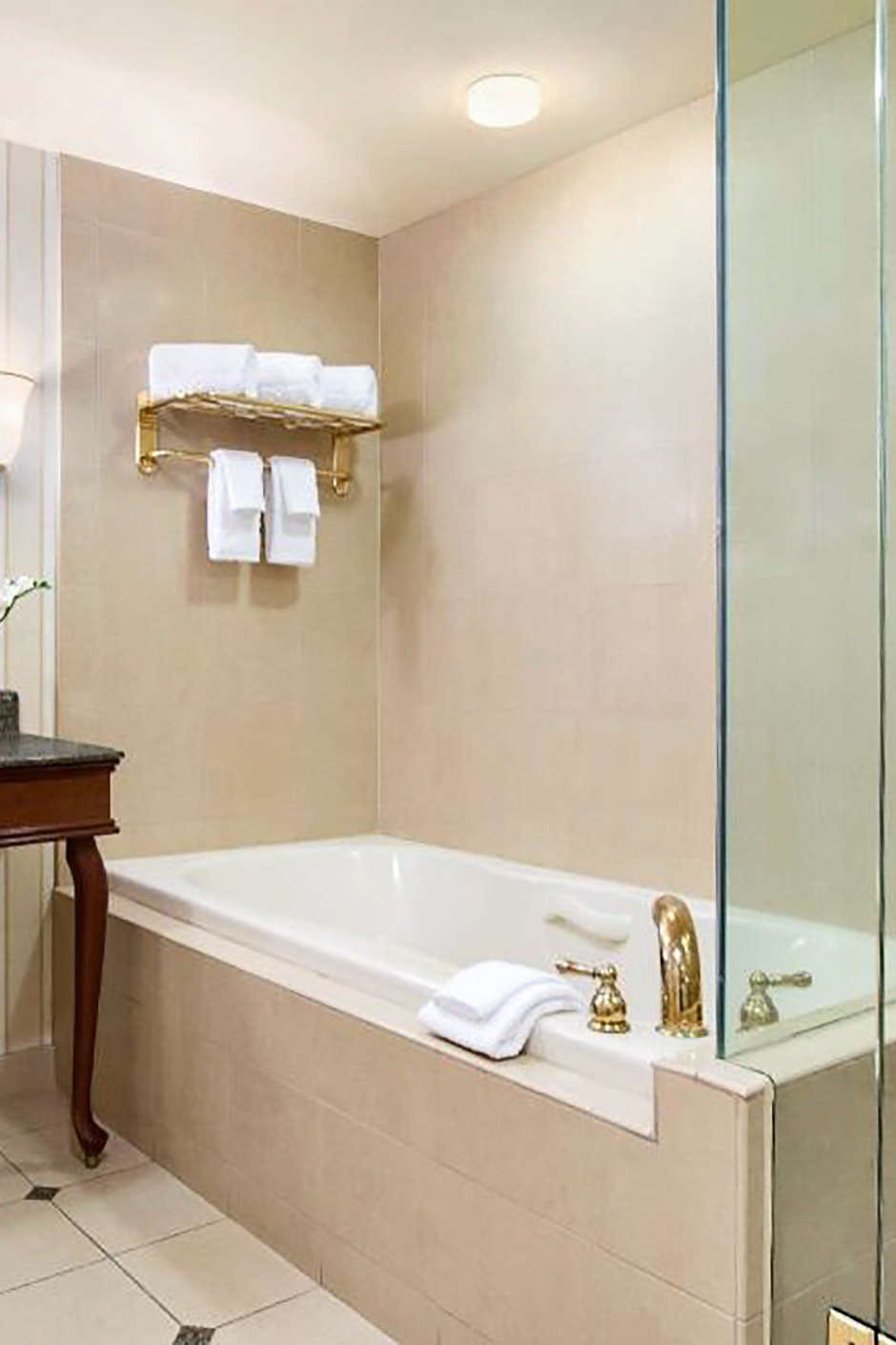 Hotel Harrah's Kansas City - A Caesars Rewards Destination photo 5