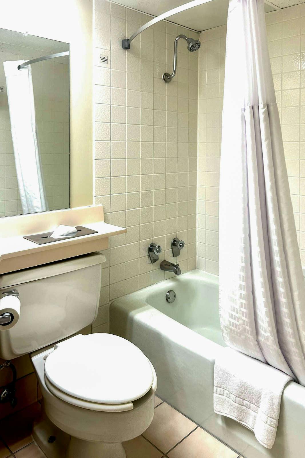 Hotel Glendale Express photo 5