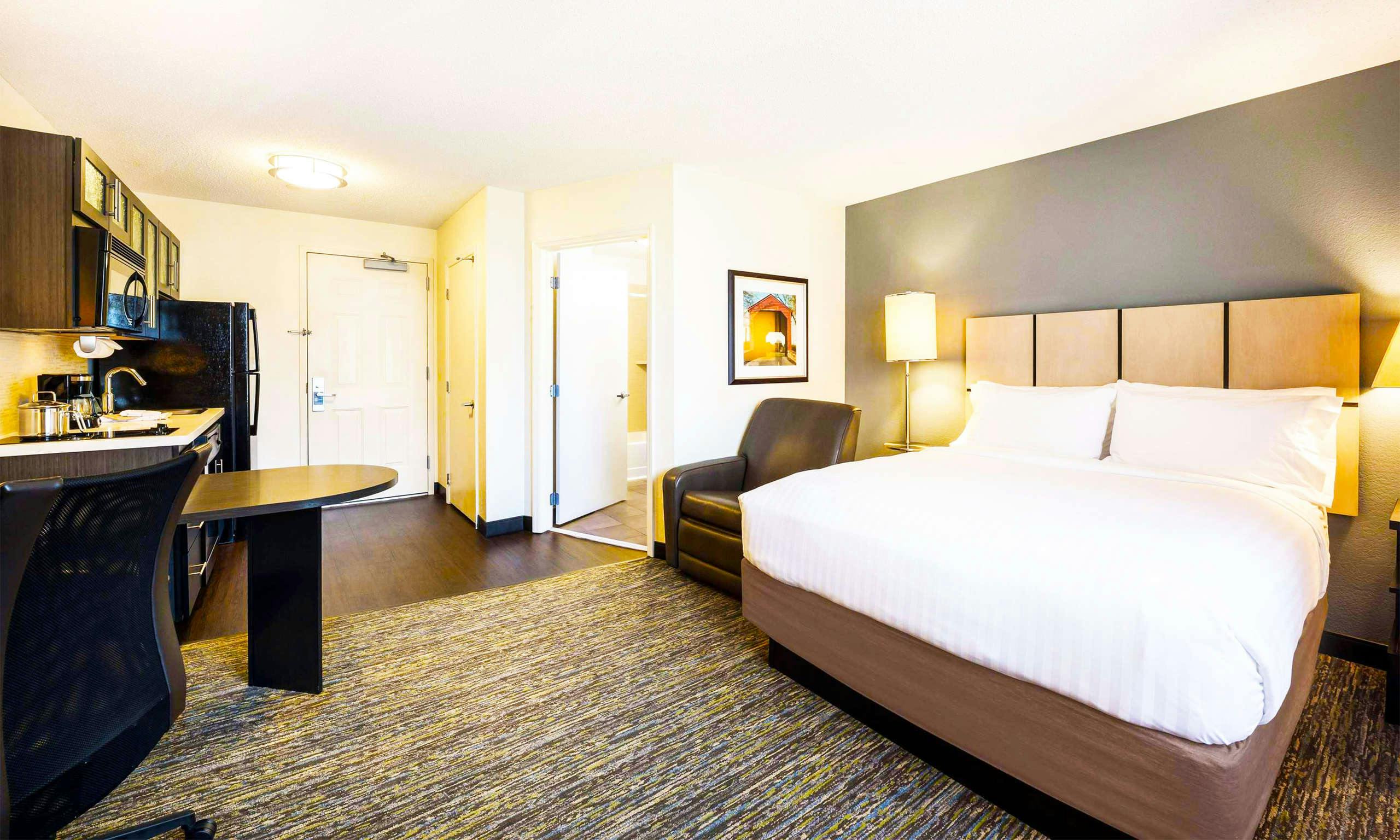 Sonesta Simply Suites Las Vegas Convention Center